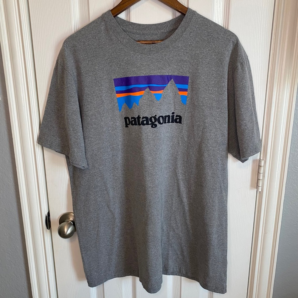 Patagonia Mens Large Responsibili-Tee Fitz Roy Logo Graphic T-Shirt Gray